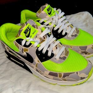 Air max 90   Volt and camo  sz 10
